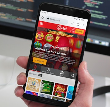 32 Red on mobile browser