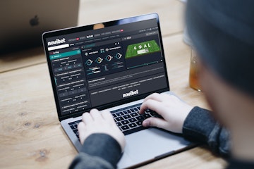 Novibet football betting in play