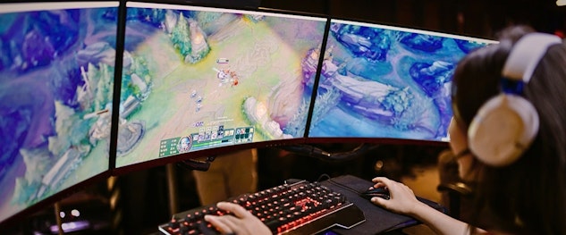 Woman playing League of Legends